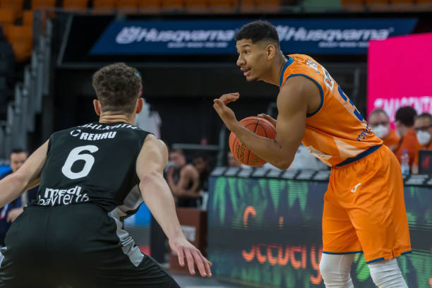 够在场上稳 够在场上稳